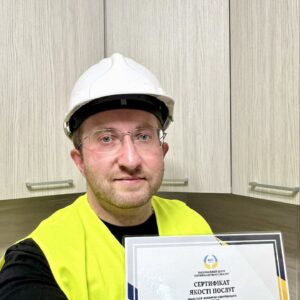 Виконувач робіт з внутрішнього оздоблення